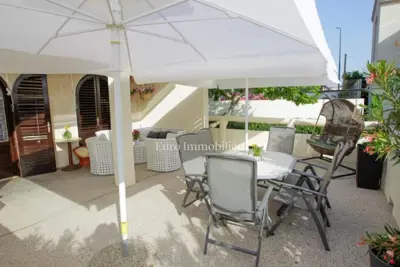 Pag - kuća sa 6 apartmana! - 7