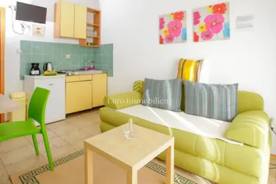Pag - kuća sa 6 apartmana! - 10
