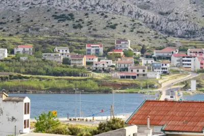 Pag - kuća sa 6 apartmana! - 3