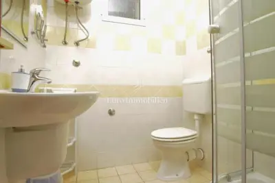 Pag - kuća sa 6 apartmana! - 14
