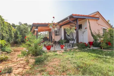 House 60 m², Šišan - quiet location near beaches