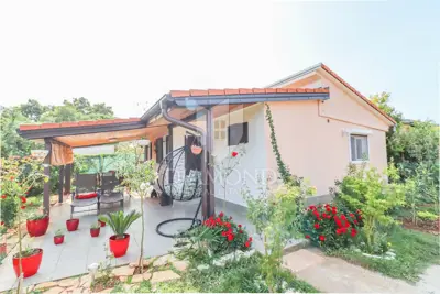 House 60 m², Šišan - quiet location near beaches - 21