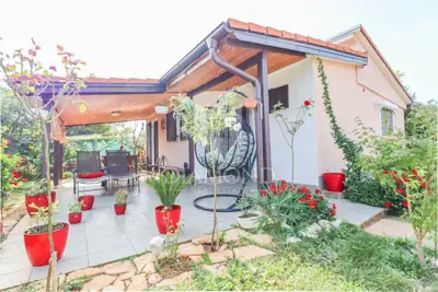 House 60 m², Šišan - quiet location near beaches - 20