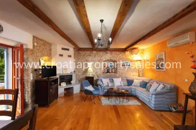 Stone house 150 m², island Brač, pool and terraces - 7
