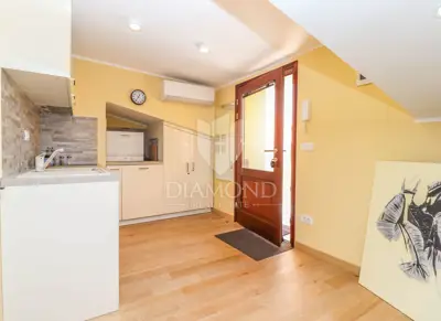 Kuća 200 m², Rovinj centar - 30 m od mora - 10