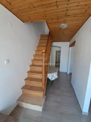 Kuća 250 m², Marčana - dvije stambene jedinice - 14