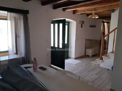 Kuća 250 m², Marčana - dvije stambene jedinice - 2