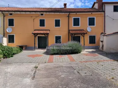 Kuća 250 m², Marčana - dvije stambene jedinice