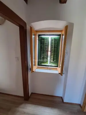 Kuća 250 m², Marčana - dvije stambene jedinice - 20