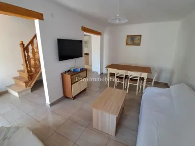 Kuća 250 m², Marčana - dvije stambene jedinice - 9