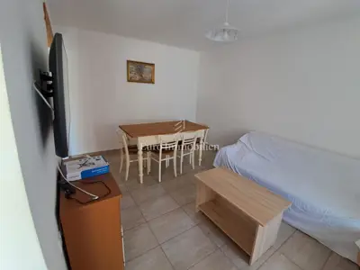 Kuća 250 m², Marčana - dvije stambene jedinice - 8