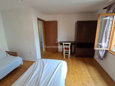Kuća 250 m², Marčana - dvije stambene jedinice - 21