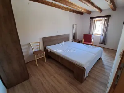 Kuća 250 m², Marčana - dvije stambene jedinice - 19