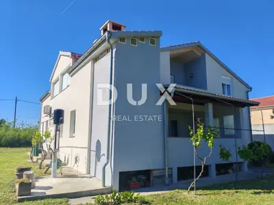 Haus 260 m², Zemunik Donji - ruhige Umgebung inmitten der Natur