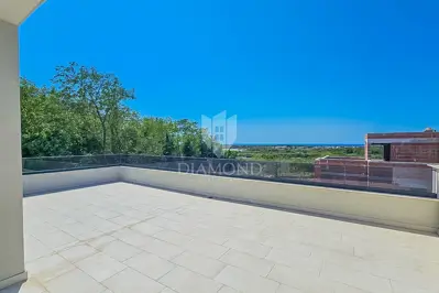 Kuća 140 m², Umag - grijani bazen i pogled na more - 18