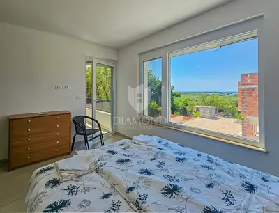 Kuća 140 m², Umag - grijani bazen i pogled na more - 12