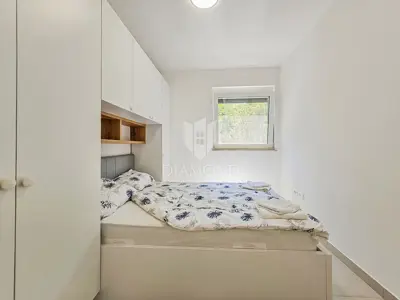 Kuća 140 m², Umag - grijani bazen i pogled na more - 16