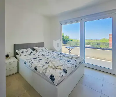 Kuća 140 m², Umag - grijani bazen i pogled na more - 7