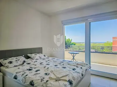Kuća 140 m², Umag - grijani bazen i pogled na more - 8