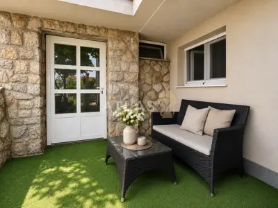 Kastav – 1s+db 40 m², terasa i parking