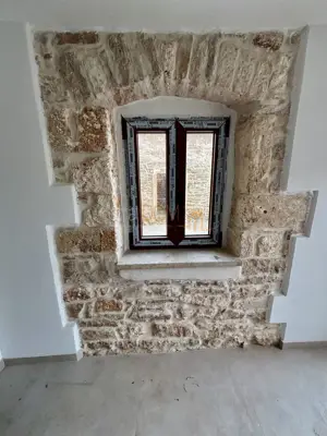 Kamena kuća u Žminju, bazen i dodatni objekt - 11