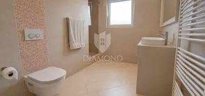 Umag, kat kuće 83 m² sa pogledom na more! - 11
