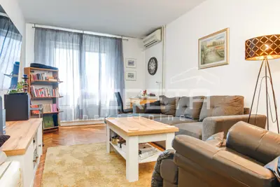 Stan, 2 sobe, Siget, lift i loggia