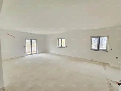Samostojeća prizemnica, Škatari Pula, uređena okućnica i garaža - 7