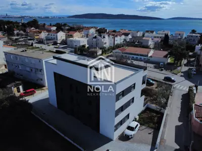 Penthouse 83 m², Kaštel Kambelovac - panoramski pogled na more