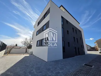Penthouse 83 m², Kaštel Kambelovac - panoramski pogled na more - 6