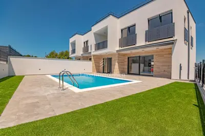 Villa 135,82 m², Vodice - pogled na more i bazen - 14
