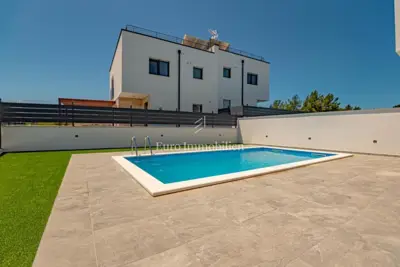 Villa 135,82 m², Vodice - pogled na more i bazen - 13