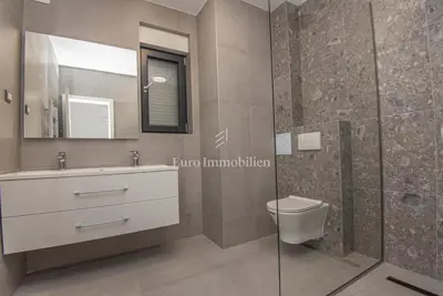 Villa 135,82 m², Vodice - pogled na more i bazen - 11