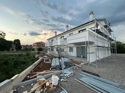 Stan 122 m², Viškovo - dvoetažni, okućnica 50 m² - 2