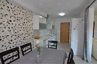 Geräumige Wohnung mit Hof, Tar - 4
