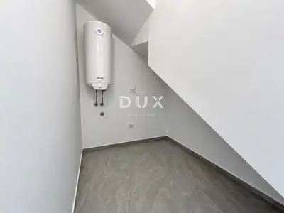 Vodice, trosobni dvoetažni stan s velikim vrtom, 113,37 m² - 14