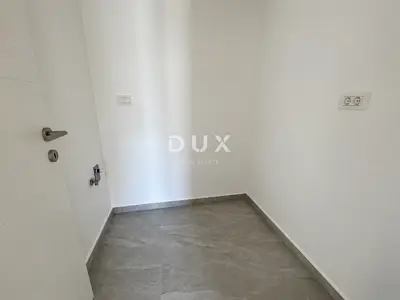 Vodice, trosobni dvoetažni stan s velikim vrtom, 113,37 m² - 21
