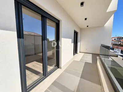 Vodice, trosobni dvoetažni stan s velikim vrtom, 113,37 m² - 20