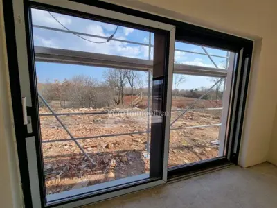 Kuća 129 m², Poreč - mirno predgrađe i 277 m² dvorišta - 13