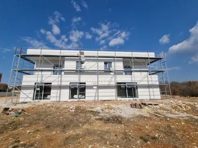 Kuća 129 m², Poreč - mirno predgrađe i 277 m² dvorišta - 4