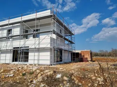 Kuća 129 m², Poreč - mirno predgrađe i 277 m² dvorišta - 7