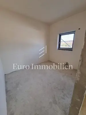 Kuća 129 m², Poreč - mirno predgrađe i 277 m² dvorišta - 18