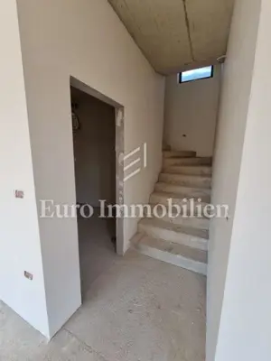 Kuća 129 m², Poreč - mirno predgrađe i 277 m² dvorišta - 16
