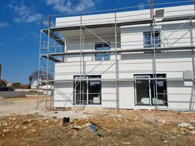 Kuća 129 m², Poreč - mirno predgrađe i 277 m² dvorišta - 9