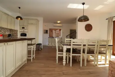 Villa 235 m², Poreč - Pool und Meerblick - 10