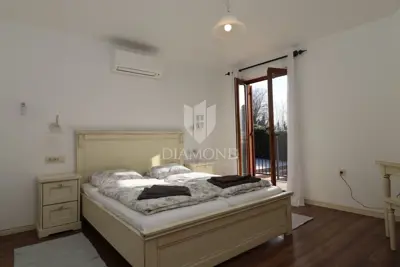 Villa 235 m², Poreč - Pool und Meerblick - 20