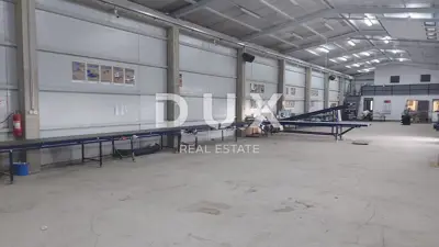 Hall 380 m², Čavle - sought-after location near Rijeka - 3