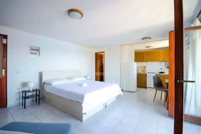 Apartmanska kuća 3 etaže, Omiš - otvoren pogled na more - 8