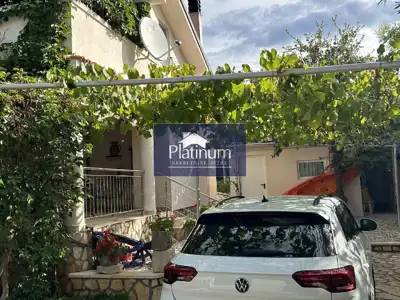 Vikendica 86 m², Peroj - miran dio, namještena