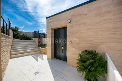 Vila 360 m², Zadar okolica - prvi red do mora - 9
